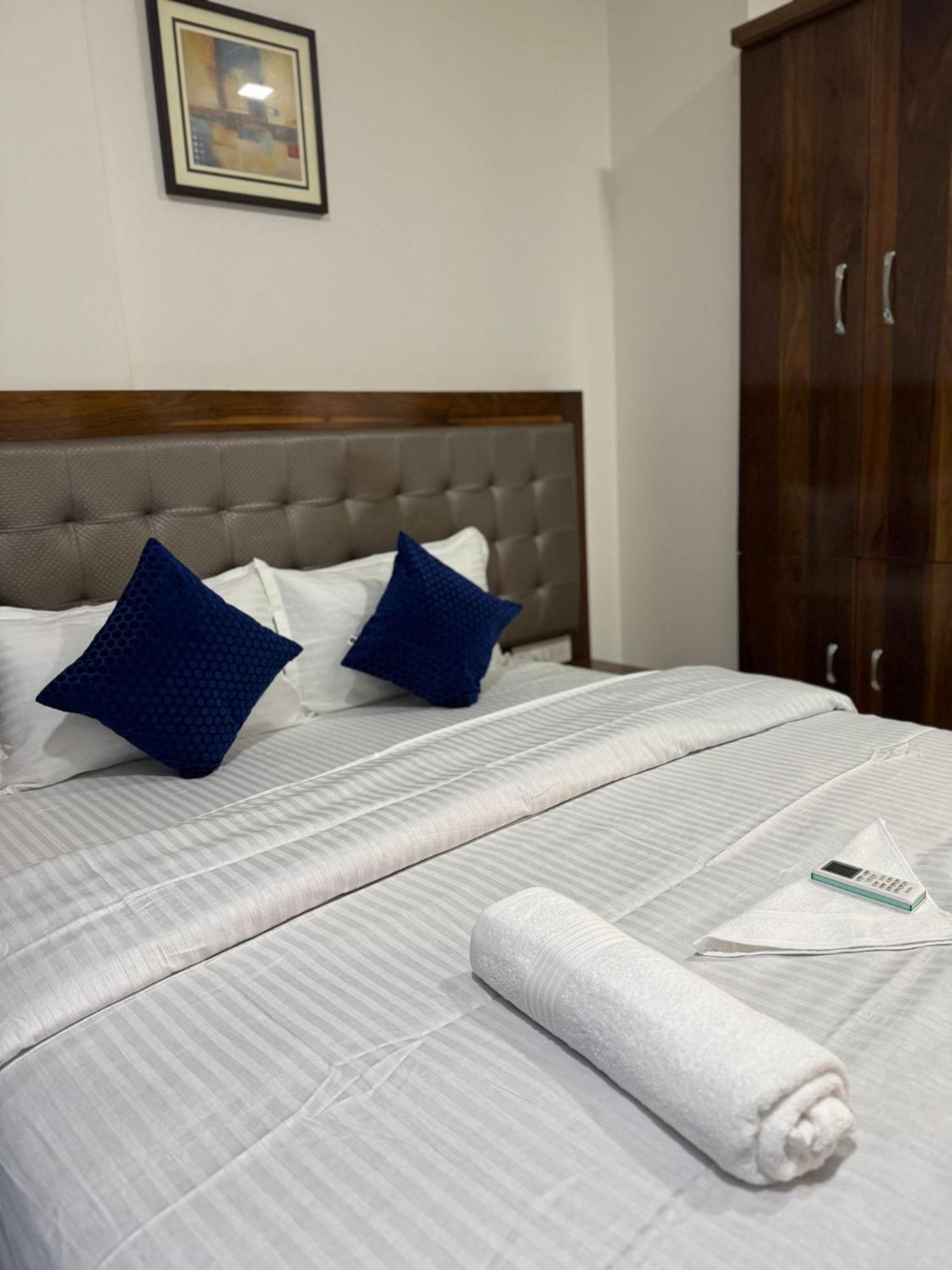 Luna Spaces- Near Mumbai International Airport ภายนอก รูปภาพ