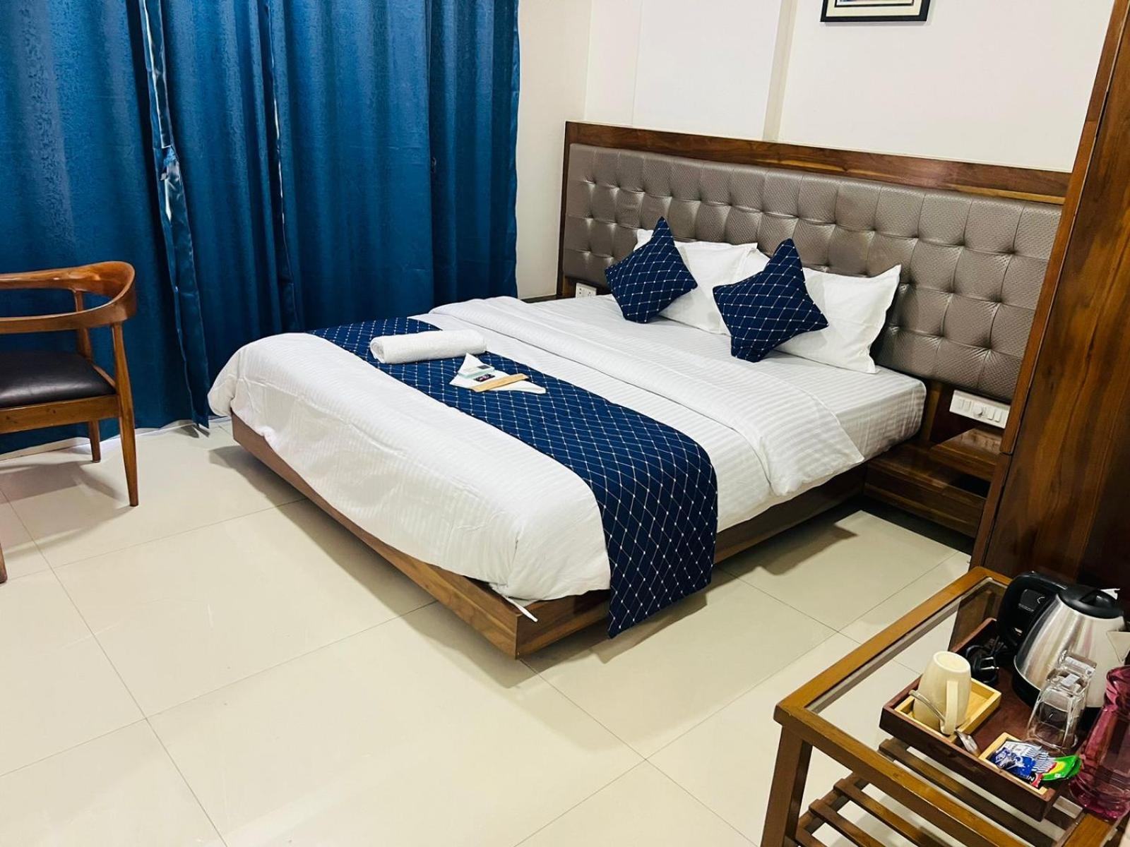 Luna Spaces- Near Mumbai International Airport ภายนอก รูปภาพ